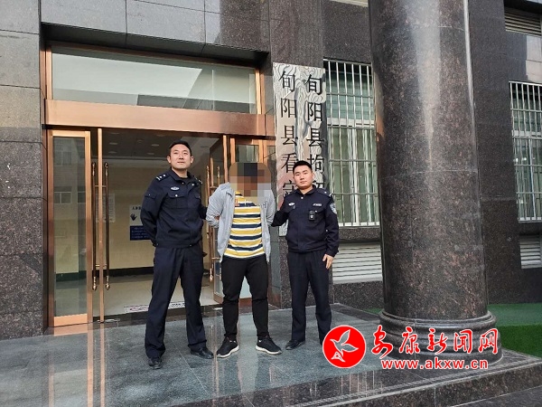 一男子為泄私憤發(fā)朋友圈侮辱民警執(zhí)法被拘留1.jpg