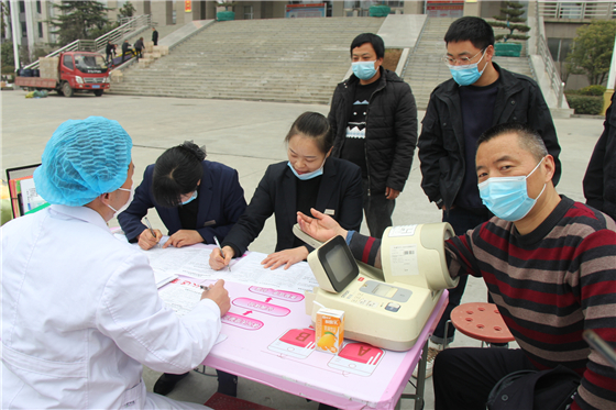 人民警察一心為民，捋袖捐血鐵血柔情——安康市公安局積極開展冬季獻(xiàn)血活動