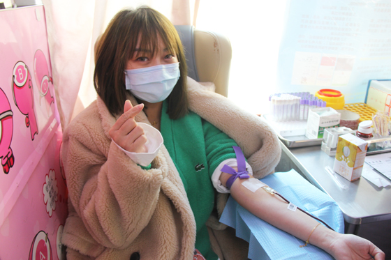 血液是生命的禮物——中國聯(lián)通安康市分公司、安康大數(shù)據(jù)運(yùn)營有限公司聯(lián)合開展冬季應(yīng)急獻(xiàn)血活動(dòng)